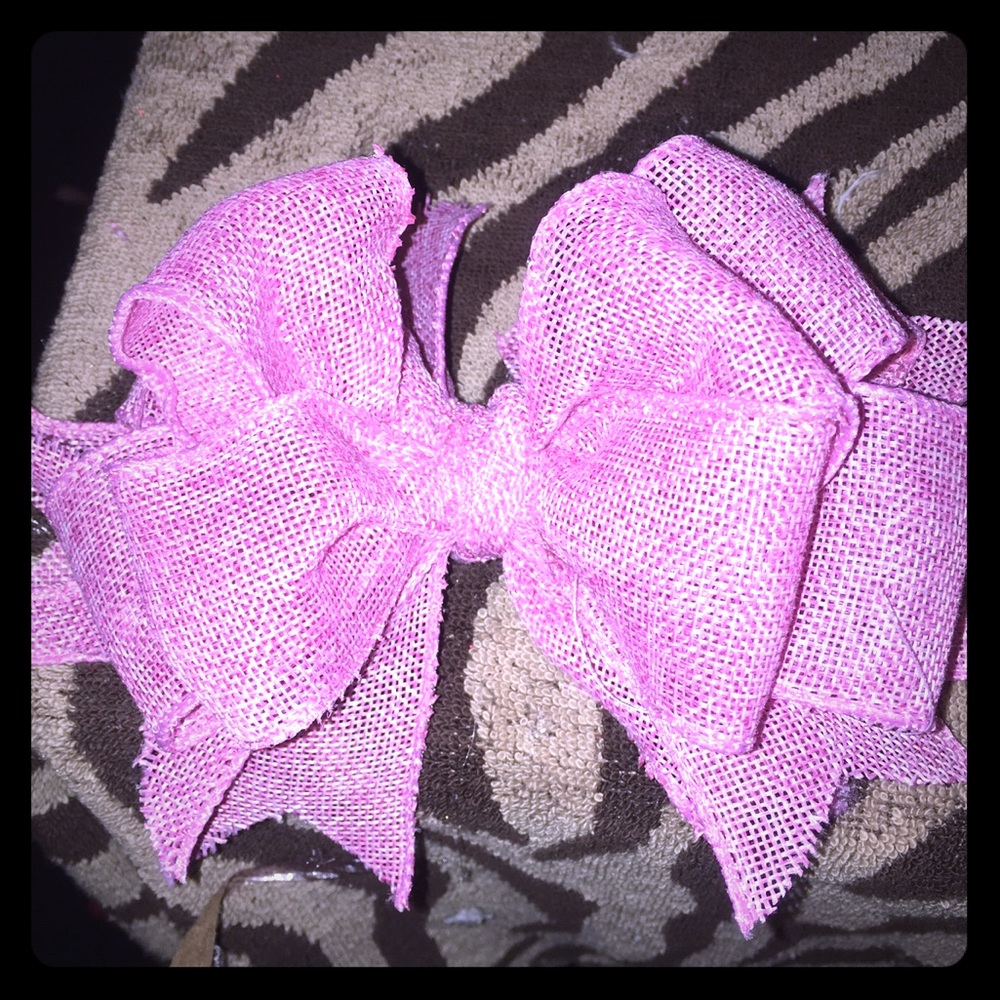 Very large girls Bow